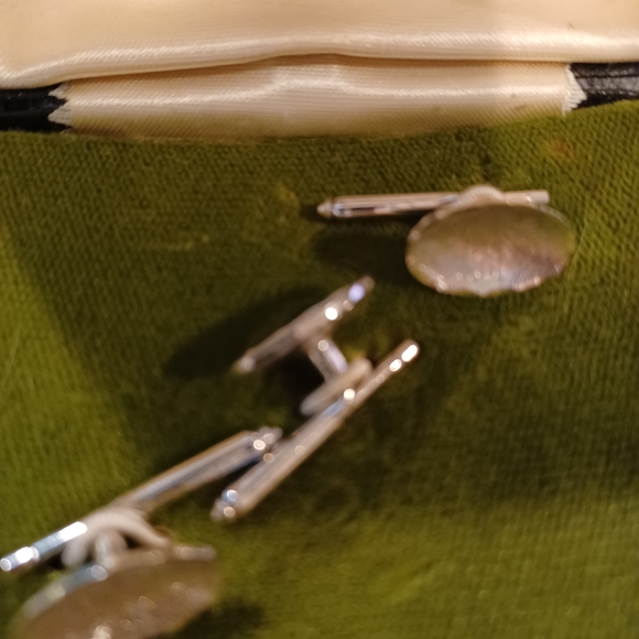 Avanti silver tie pin & cufflinks set - Picture 3 of 3